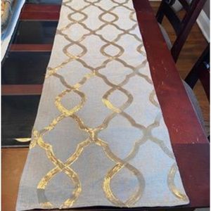 Table runner
